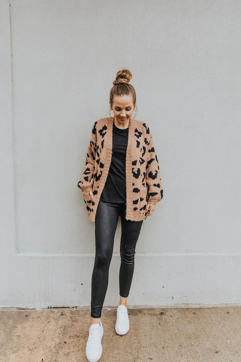 leopard cardigan outfit ideas Leopard Print Cardigan Outfit, Print Cardigan Outfit, Leopard Cardigan Outfit, Cardigan Outfit Spring, Cardigan Outfit Ideas, Winter Cardigan Outfit, Leather Leggings Look, Cheetah Cardigan, Jacket Designs