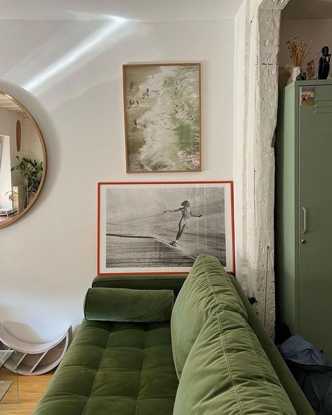 Green Couch, Apartment Inspiration, Living Room Inspo, Dream House Decor, Happy Weekend, Interior Inspo, My New Room, New Room, 인테리어 디자인