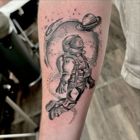 I’m past the clouds, my heads up in the universe 💜✨🪐 . #astronaut #spacetattoo #tattooartist #tattooideas Spaceman Tattoo, Space Tattoos, Astronaut Tattoo, Machine Tattoo, Detailed Tattoo, Space Tattoo, Professional Tattoo, Heads Up, The Clouds