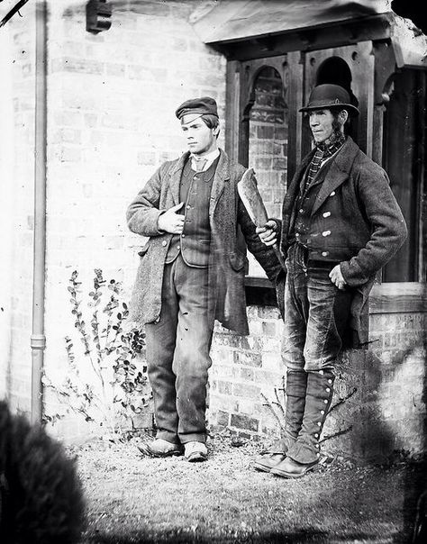 Beautiful Galway Irish guy ( to the left ) Late 1800's Victorian Men, Ireland History, Galway Ireland, Irish History, Irish Heritage, Galway, Two Men, Vintage Pictures, Vintage Photographs