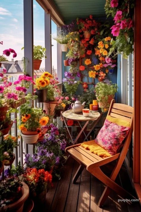 Balcony Design Ideas, Small Balcony Design, Casa Vintage, Small Balcony Decor, Apartment Aesthetic, Interior Designing, Low Maintenance Plants, Hanging Garden, Balcony Design