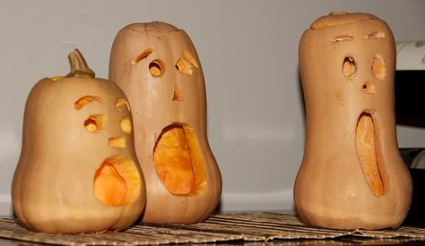 Butternut squash jack o' lanterns Squash Carving, Craft Pumpkin Carving, Creative Pumpkin Carving, Pumpkin Designs, Halloween Pumpkin Designs, Halloween Preschool, Creative Pumpkins, Scary Pumpkin, Carving Ideas