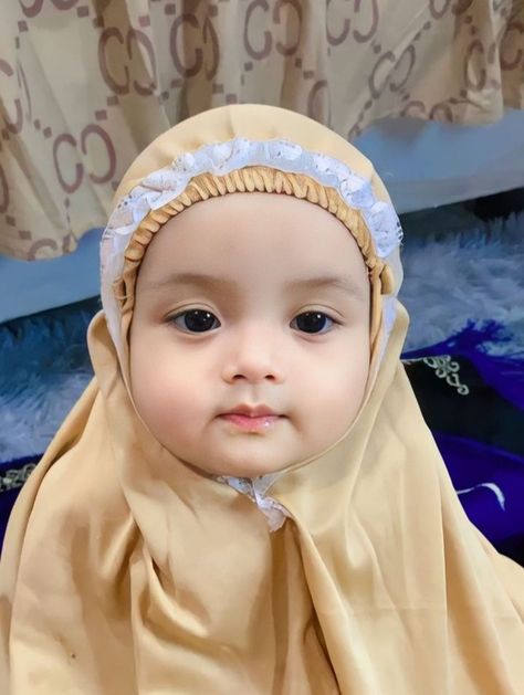 Bridesmaid Celana, Baby Hijab, Moms Photography, Cute Babies Photography, Women's Portrait Photography, Cute Cartoon Pictures, Hello Kitty Wallpaper, Future Baby, Baby Fever