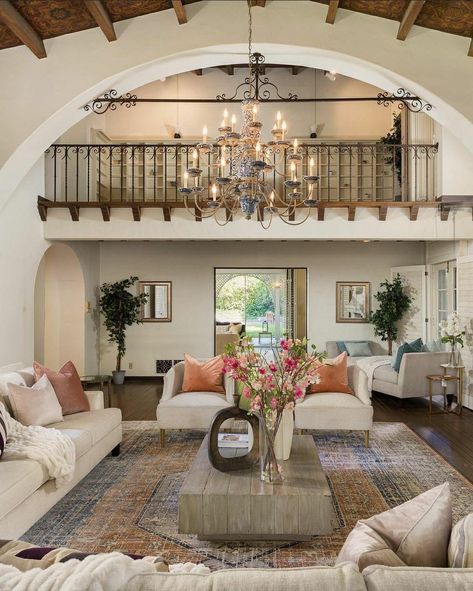 Spanish Colonial Living Room, Spanish Style Living Room, Philippine House, Parisian Style Home, Spanish Style Home Interior, Resort Reception, Halcyon House, Mansion Living Room, Houses Mansions