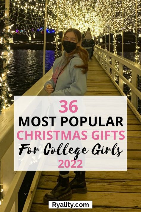 The best list of christmas gifts for college girls ideas!! Sending this to my parents for my christmas list this year College Girl Christmas Gifts, Gifts For College Girls, College Student Gifts Christmas, Girl Christmas Gifts, Teen Gift Guide, Xmas List Ideas, College Girl Gifts, Parents Christmas, Christmas Gifts For Parents