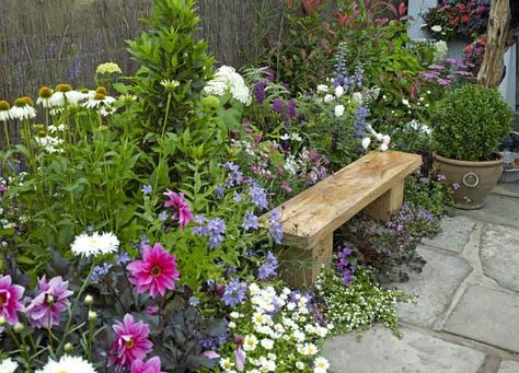 Outdoor Projects Diy, Cottage Garden Borders, Small Cottage Garden Ideas, Country Garden Design, Preschool Garden, Garden Landscaping Ideas, Sensory Garden, Cottage Garden Design, Cottage Garden Plants