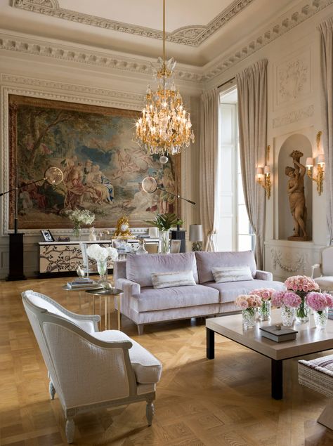 Paris Interiors, Paris Home, Interior Vintage, Dream House Interior, Classic Interior, A Living Room, Dream House Decor, House Inspo, Dream Home Design