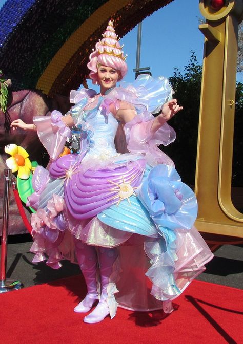 Drag Aesthetic, Parade Costumes, Cupcake Costume, Festival Of Fantasy Parade, Costume Carnaval, Disney Parade, Candy Costumes, Disney Costumes, Disney Theme Parks