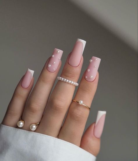 White Tip Nail Designs, Basic Baddie Nails, Sophisticated Nails, Nails Floral, Nails Pastel, White Tip Nails, Viral On Tiktok, Baddie Nails, Pointed Nails