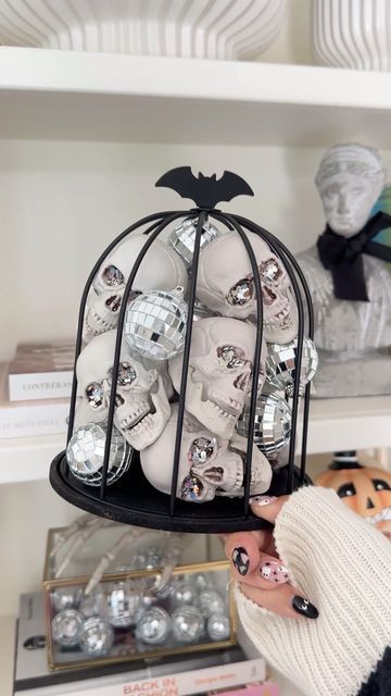 Diy Glam Halloween Decor, Diy Boho Halloween Decor, Disco Ball Halloween Decor, Boho Halloween Decor Diy, Halloween Shelf Decor Ideas, Hippie Halloween Decor, Diy Disco Ball Decor, Halloween Birdcage, Disco Halloween Decor