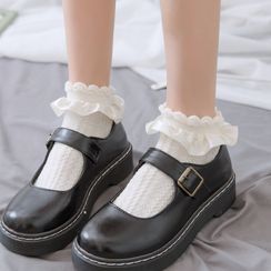 Short Socks Women, Aesthetic Socks, Cloth Ideas, Ruffle Socks, Ruffled Socks, Lace Socks, Poses References, Pretty Clothes, Cute Socks