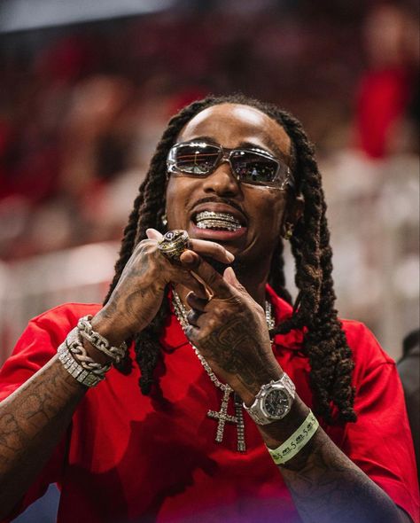 Heavy D Rapper, Quavo Huncho Aesthetic, Quavo Huncho Wallpaper, Future Rapper Old Pics, Quavo Rapper, Reggae Art, Chris Brown Videos, Gold Teeth, Cute Dreads