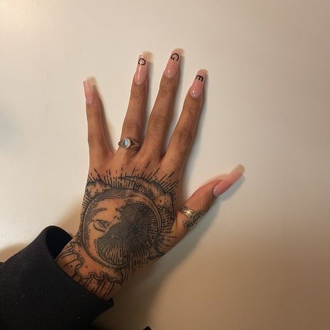 Outside Of Hand Tattoo, Jenna Hand Tattoo, Back Of The Hand Tattoos For Women, Hand Tats For Black Women, Eye Hand Tattoos For Women, Full Wrist Tattoos For Women, Tatoos Hands Woman, Back Hand Tattoos, Top Of The Hand Tattoos