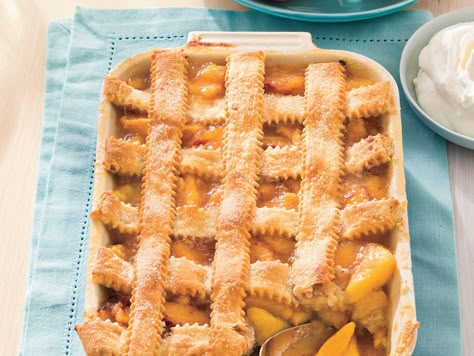 Pecan-Peach Cobbler Recipe Fruit Cobbler Recipe, Fresh Peach Cobbler, Baked Peach, Fruit Cobbler, Peach Desserts, Dessert Aux Fruits, Peach Cobbler Recipe, Peach Recipe, Cobbler Recipes