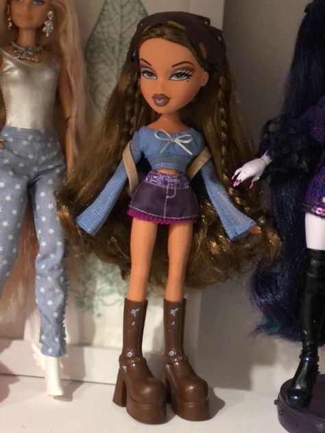 Yasmin Bratz Halloween Costume Yasmin, Yasmin Bratz Outfits Inspiration, Yasmin Bratz Aesthetic Outfits, Bratz Yasmin Outfit, Bratz Outfits Inspiration Yasmin, Yasmin Bratz Outfit, Bratz Yasmin Aesthetic, Bratz Dolls Yasmin, Yasmin Bratz Aesthetic