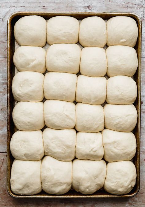 The Best dinner rolls recipe! A light and fluffy homemade roll, perfect for Thanksgiving. #saltandbaker #rolls #dinnerrolls #side #recipe Rustic Dinner Rolls Recipe, Pioneer Woman Dinner Rolls, Parker House Rolls Pioneer Woman, Parkerhouse Rolls Pioneer Woman, Lion House Rolls Recipe, Crockpot Rolls, Dinner Rolls Recipe Easy, Best Homemade Dinner Rolls, Lion House Rolls