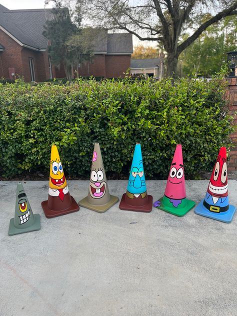 Spongebob Cone Painting, Spongebob Traffic Cone, Mini Traffic Cone Painting Ideas, Cone Art Ideas, Painted Traffic Cones Ideas Cute, Cute Wooden Projects, Traffic Come Paintings Ideas, Paint Traffic Cone, Patrick Cone Painting