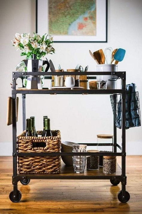 Small Space Inspiration, Bandeja Bar, Gold Bar Cart, Bar Cart Styling, Farmhouse Modern, Bar Cart Decor, Industrial Farmhouse, Contemporary House Design, Space Saving Storage