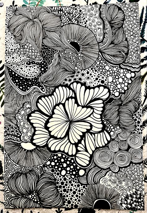 Using different sizes of LePen black pens, there are various abstract shapes to create a page of doodles Fine Line Pen Art Drawings, Pen Designs Doodles, Pen Pattern Art, Art With Fineliners, Fineliner Abstract Art, Detailed Line Drawing, Cool Line Drawings Doodles, Elements Of Art Line Drawings, Biomorphic Art Drawing