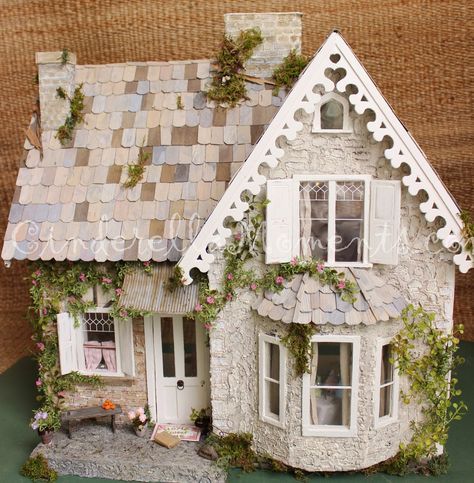 Cottage Dollhouse, House Magazine, Cinderella Moments, Doll House Plans, Porch Area, Glitter Houses, Putz Houses, Cardboard House, Miniature Rooms