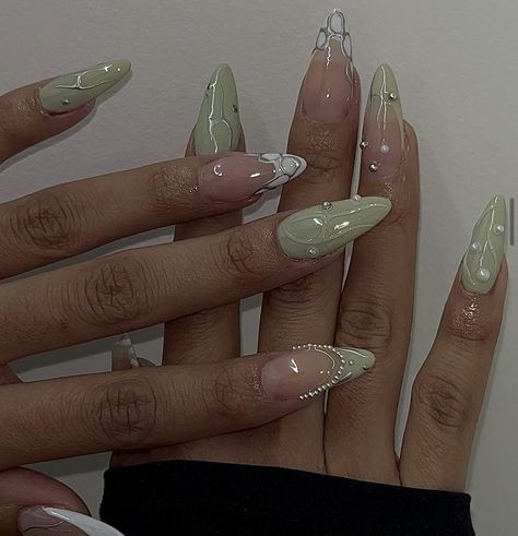 Sage Green Almond Shaped Nails, Sage Green Stiletto Nails, Almond Acrylic Nails Green, Sage Almond Nails, Almond Nails Sage Green, Sage Green Nails Almond, Pastel Green Nails Design, Sage Green And White Nails, Pastel Green Nail Art