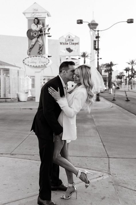 Las Vegas Elopement Outfit Ideas | Destination Wedding Ideas | Destination Elopement Photographer | If you’re thinking of eloping in vegas the best Las Vegas elopement venue is the Little White Chapel! See the latest vegas elopement dress, vegas elopement ideas, vegas wedding, las vegas wedding, & short elopement dress. Capture your Las Vegas elopement photos with Courtnee at courtneestone.co! Stallion Mountain Wedding, Classy Vegas Elopement, Vegas Wedding Pictures, Las Vegas Elopement Photography, Vegas Elopement Outfit, Vegas Elopement Dress, Las Vegas Wedding Pictures, Short Elopement Dress, Eloping In Vegas