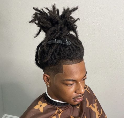 Braids With Fade, Taper Fade Haircut, Dreadlock Hairstyles For Men, Men Haircut Styles, Deep Wave Hairstyles, Mens Braids Hairstyles, Mens Braids, Dreadlock Styles, Dreads Styles