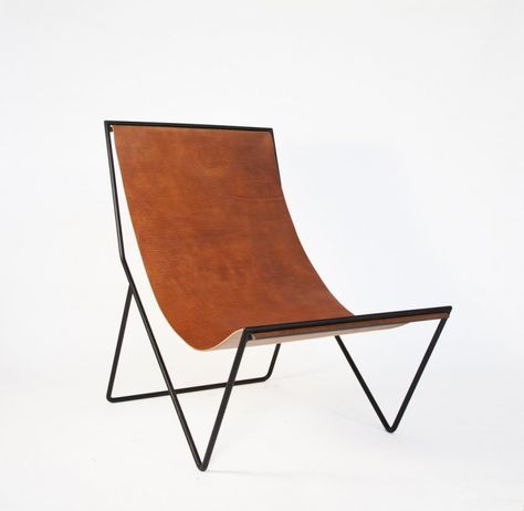 Is Belgian designer Michael Verheyden's G55 leather sling lounger the "it" chair of the moment? We think so. Here it is, along with some strikingly similar Leather Sling Chair, Kursi Bar, Sling Chair, Butterfly Chair, Furniture Inspiration, A Chair, Interior Furniture, Leather Chair, Sofa Chair