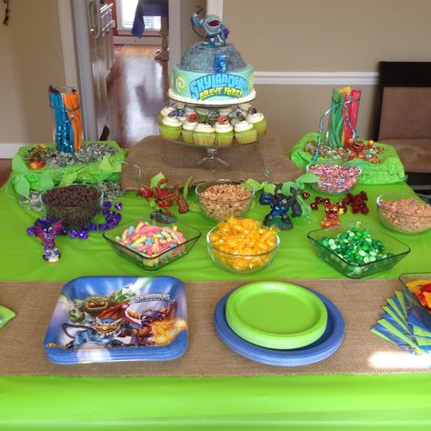 Skylanders tablescape Skylanders Academy, Skylanders Party, Bird Birthday, Skylanders, 6th Birthday, Birthday Theme, Tablescapes, Birthday Party, Pastel