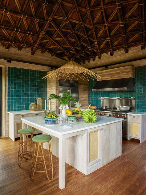 Tour Aerin Lauder's Indoor-Outdoor Tropical Escape | Architectural Digest Tropical Houses Interior, Hawaiian House, Tropical Kitchen, Tropical Beach Houses, Tropical Interior Design, Caribbean Homes, Hawaiian Homes, Tropical Interior, Hawaii Homes