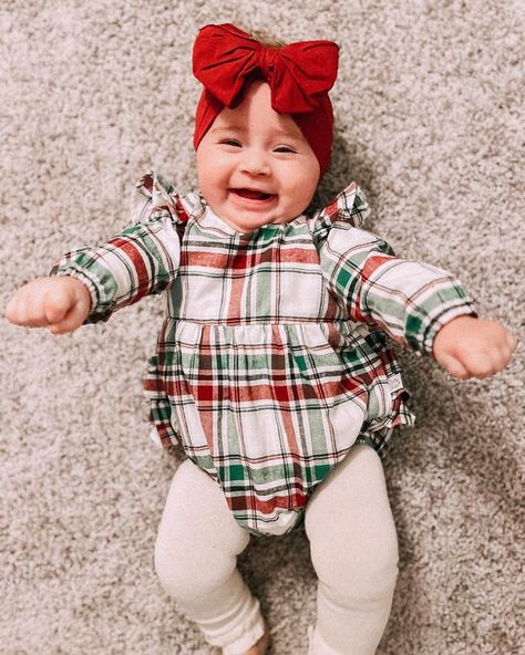 rufflebutts outfit christmas woven flutter bubble romper and footless ivory ruffle tights and bamboo red bow Baby Romper Outfit, Baby Holiday Photos, Newborn Christmas Outfit, Girls Holiday Outfit, Christmas Pictures Outfits, Girls Winter Outfits, Baby Christmas Photos, Baby Bubble Romper