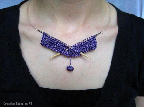 So cool - why didn't I think of it? Knitted Necklace, Knitting Humor, Knit Jewelry, Textile Jewelry, Fabric Jewelry, Knitting Inspiration, Crochet Jewelry, Yarn Crafts, Knitting Needles