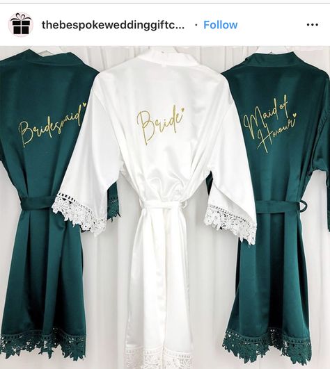 Emerald Green Wedding Theme, Emerald Wedding Colors, Bridal Robe Lace, Dark Green Wedding, Emerald Green Weddings, Green Themed Wedding, Wedding Robe, Emerald Wedding, Romantic Bride