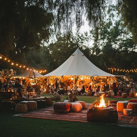 12 Unique & Fun Alternative Wedding Reception Ideas | Get Inspired Now - Yeah Weddings Casual Wedding Venue Ideas, Non Traditional Outdoor Wedding, Field Party Wedding, Yurt Wedding Receptions, Standing Wedding Ceremony Guests, Fall Wedding Fire Pit, Fall Wedding Bonfire, Backyard Boho Wedding Ideas, Picnic Wedding Ceremony