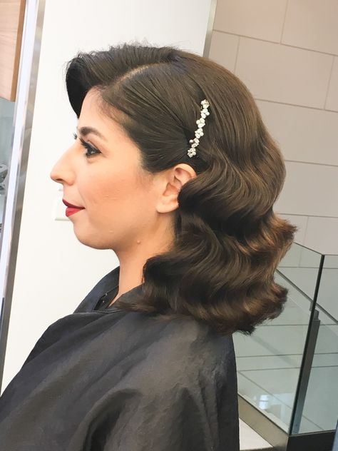 Hollywood Wave Bob Hair, Glam Waves Short Hair, Classic Glam Makeup, Medium Dark Hair, Short Hair Bride, Short Hair Waves, Hollywood Hair, Glamorous Hair, Short Wedding Hair