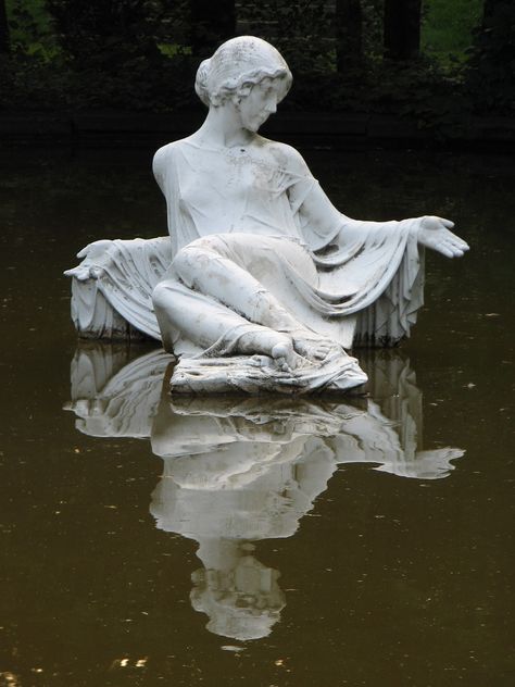 The lady in the pond At St Ignatious Retreat house #maureencarolannballbernardcreations Forgotten Statues In Ponds, Statue In Water, Heartless Heathens, Arte Nerd, Classic Sculpture, Rennaissance Art, Retreat House, Greek Sculpture, Angel Statues