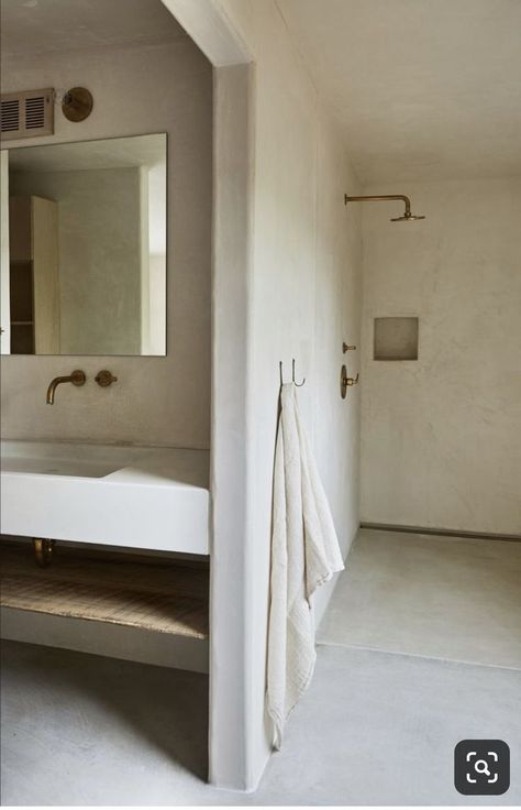 #badkamer ideeën#ibizastyle #voegloos #betonstuc #badkamerontwerp Bathroom Lighting Design, Bad Inspiration, Bad Design, Cheap Decor, Cheap Home Decor, Amazing Bathrooms, Bathroom Renovation, Bathroom Inspiration, Modern Interior Design