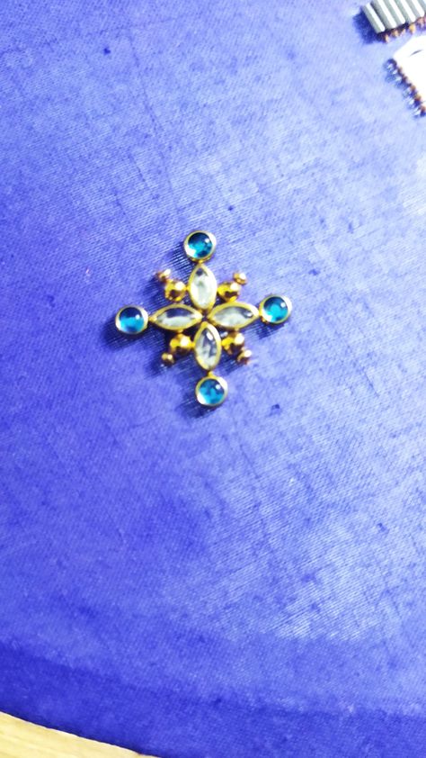 Butta design using fitting kundan stones and beadswork Kundan Designs Blouses, Kundan Stone Work Blouse Designs, Butta Design, Stone Work Blouse, Blouse Simple, Kundan Work, Blouse Designs Silk, Simple Blouse, Blouse Design Models