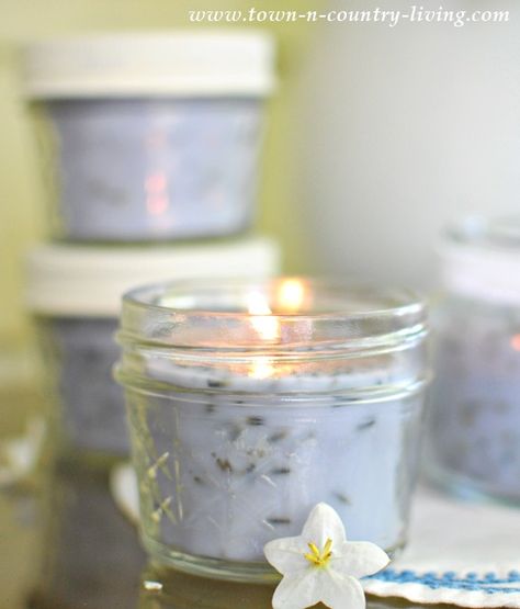 DIY French Lavender Candles Lavender Candles Diy, Diy Candles Design, Lavender Candles, Bridal Shower Favors Diy, Expensive Candles, Smelling Candles, Diy Candles Easy, Spa Candle, Lavender Scented Candle