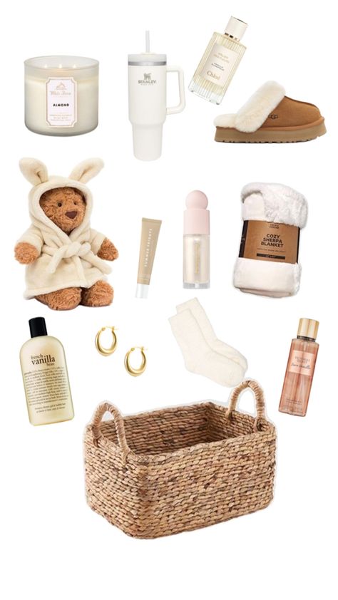 #giftbasket #vanillavibes #aestethic Boy Gift Basket Ideas, Comfort Basket Ideas, Cozy Gift Basket Ideas, Holiday Gift Baskets Christmas, Christmas Presents For Friends, Birthday Presents For Friends, Bridal Gift Wrapping Ideas, Birthday Basket, Holiday Gift Baskets