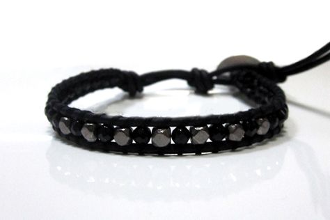 Craft Diy Projects   Cool Bracelets For Guys   •  Free tutorial with pictures on how to braid a braided bead bracelet in under 70 minutes Cool Bracelets For Guys, Leather Wrap Bracelet Tutorial, Bracelets For Guys, Boho Bracelets Diy, Mens Bracelet Diy, Cool Mens Bracelets, Cool Bracelets, Wrap Bracelet Tutorial, Diy For Men