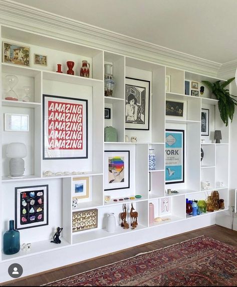 Billy Ikea, Wall Shelves Living Room, Wall Shelving Units, Picture Shelves, Art Shelves, Interiors Magazine, White Shelves, Living Room Shelves, Dining Room Walls