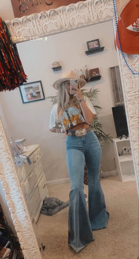 Traje Cowgirl, Cute Western Outfits, Cute Cowgirl Outfits, Casual Country Outfits, Cowgirl Style Outfits, Southern Outfits, Country Style Outfits, Western Wear Outfits, Cute Country Outfits