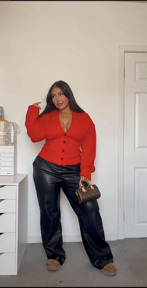 Burgundy Outfits Black Women, Burgandy Outfits For Black Women, Red Brunch Outfits Black Women, Chic Red Fall Sets, Monochromatic Outfit Black, Red Outfits Black Women Streetwear, Plus Size Baddies, Monochromatic Outfit, Sweater Layering