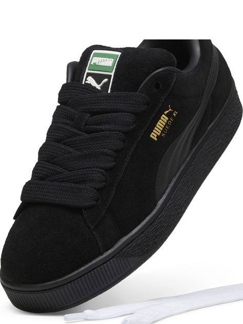 Puma men's suede xl trainers - black/black suede xl knows how to rewrite the classics. This new and exaggerated take on Black Sneakers Outfit Men, Puma Suede Black, Puma Shoes Mens, Gangsta Style, Men Suede, Mens Outfit Inspiration, Puma Suede, Total Black, Trainers Black