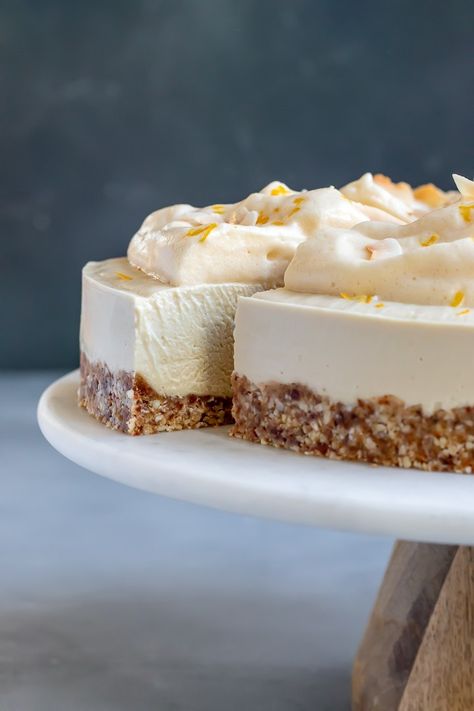 A rich and creamy Meyer Lemon Vegan Cheesecake with a coconut-almond crust and cashew filling. No-bake, gluten-free, and very simple to prepare! #vegan #cheesecake #dessert #meyerlemon Dairy Free Cheesecake Recipe, Lemon Vegan, Raw Vegan Cheesecake, Almond Crust, Dairy Free Cheesecake, Raw Cheesecake, Vegan Cheesecake Recipe, Coconut Cheesecake, Vegan Ideas