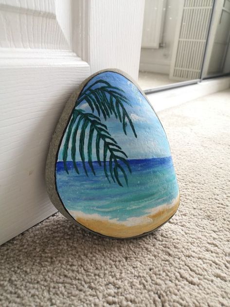 Rock Painting Ideas Sea, Painted Rock Beach Scene, Rock Painting Ocean, Hawaii Painted Rocks, Rock Painting Ideas Ocean, Beach Painted Rocks Ideas, Rock Painting Ideas Beach, Ocean Rock Painting, Rock Painting Beach