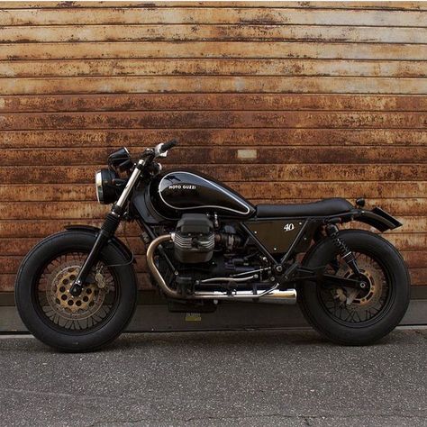 Moto Guzzi V7 Stone, Moto Guzzi California, Moto Guzzi Cafe Racer, Moto Guzzi Motorcycles, Moto Guzzi V7, Womens Motorcycle Helmets, Motorcycle Aesthetic, Bmw Cafe Racer, Classic Motorcycle