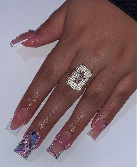 Short Blinged Out Nails, Pink Bling Nails, Nails Styles, White Acrylic Nails, Dope Nail Designs, French Acrylic Nails, Short Square Acrylic Nails, Long Acrylic Nails Coffin, Short Acrylic