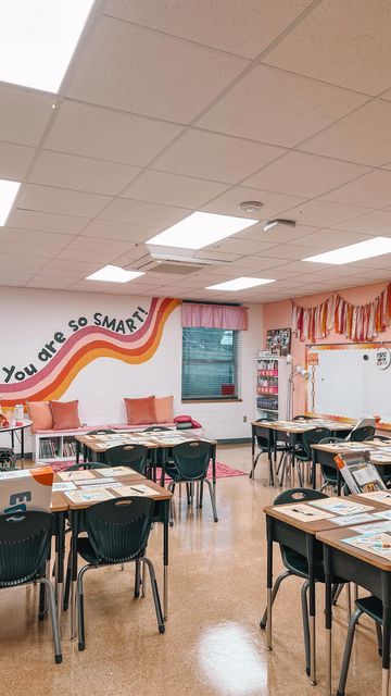 Miss Hunter on Instagram: "Took a trip down memory lane to rate my old classrooms! 🥳📝🍎  #classroomdecor #classroomsetup #classroom" Classroom Desk Set Up, Classroom Mood Board, Special Education Aesthetic, 90s Classroom, Classroom Lighting, Retro Classroom Theme, Vintage Classroom Decor, Alternative Seating Classroom, Club Aesthetics